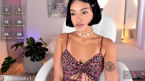 Snapshot of ninaa_sky chatting on 01/08/25, 01:41 online show from 01/08/25, 01:41