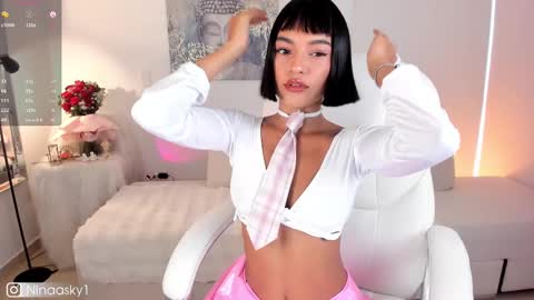 Snapshot of ninaa_sky chatting on 03/11/25, 01:12 online show from 03/11/25, 01:12