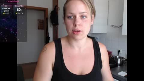 Snapshot of ninablue chatting on 07/20/26, 05:15 NinaBlue online show from 07/20/26, 05:15