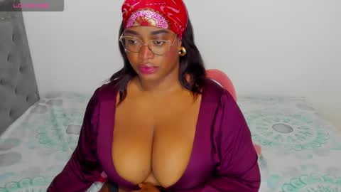 Snapshot of ninagrey03 chatting on 02/07/26, 12:14 Valentina online show from 02/07/26, 12:14