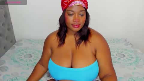 Snapshot of ninagrey03 chatting on 02/17/26, 10:49 Valentina online show from 02/17/26, 10:49