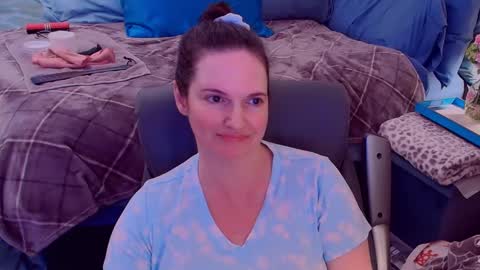 Snapshot of ninajaymes chatting on 09/10/25, 10:10 Nina Jaymes online show from 09/10/25, 10:10