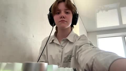 Snapshot of ninalangenbach chatting on 03/28/26, 11:43 Telli online show from 03/28/26, 11:43