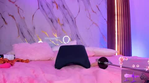 Snapshot of ninalewis244 chatting on 10/30/25, 03:13 nina online show from 10/30/25, 03:13