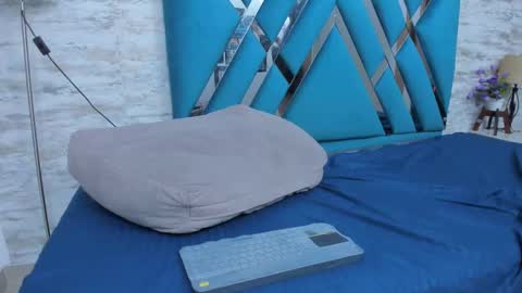 Snapshot of ninamedux chatting on 02/08/25, 09:56 Nina Medux online show from 02/08/25, 09:56