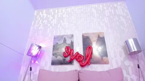 Snapshot of ninamedux chatting on 02/19/25, 03:50 Nina Medux online show from 02/19/25, 03:50