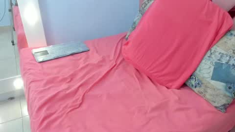 Snapshot of ninamedux chatting on 02/28/25, 06:54 Nina Medux online show from 02/28/25, 06:54