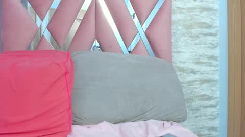 Snapshot of ninamedux chatting on 03/05/25, 06:44 Nina Medux online show from 03/05/25, 06:44