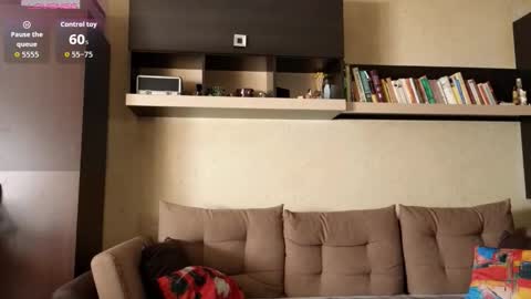 NinaNovalicious online show from 10/23/25, 08:13