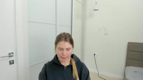 Snapshot of ninarihh chatting on 03/03/25, 04:35 ninarihh online show from 03/03/25, 04:35