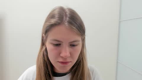 Snapshot of ninarihh chatting on 09/25/25, 10:19 ninarihh online show from 09/25/25, 10:19