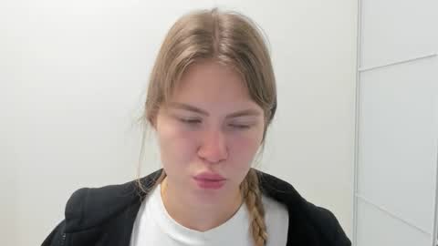 Snapshot of ninarihh chatting on 10/07/25, 08:44 ninarihh online show from 10/07/25, 08:44