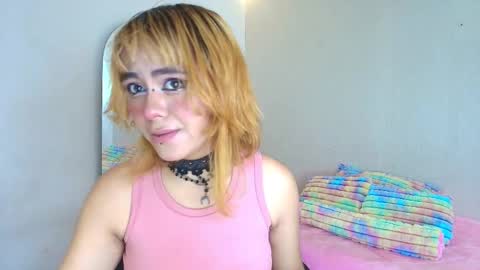 Snapshot of ninasakura_69 chatting on 11/22/25, 11:31 Nina online show from 11/22/25, 11:31