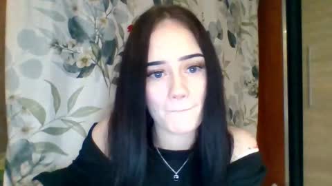 Snapshot of ninaseduce chatting on 12/15/25, 10:36 Nina online show from 12/15/25, 10:36