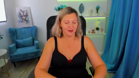 ninastarle online show from 09/21/25, 11:45