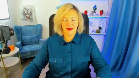 ninastarle online show from 10/18/25, 04:48