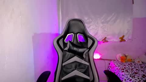 ninatinydoll1 online show from 09/27/25, 09:47