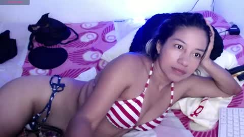 Snapshot of ninatinydoll1 chatting on 04/18/26, 01:04 ninatinydoll1 online show from 04/18/26, 01:04