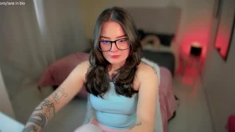 Snapshot of ninavolkov chatting on 02/08/25, 08:53 ninavolkov online show from 02/08/25, 08:53