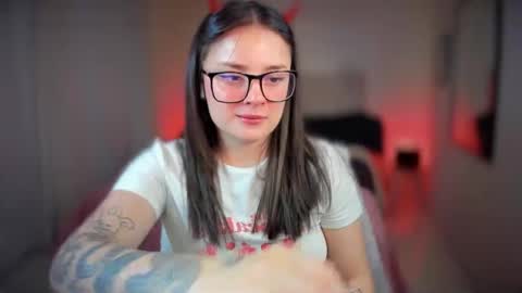 Snapshot of ninavolkov chatting on 02/12/25, 12:37 ninavolkov online show from 02/12/25, 12:37