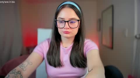 Snapshot of ninavolkov chatting on 02/28/25, 10:06 ninavolkov online show from 02/28/25, 10:06