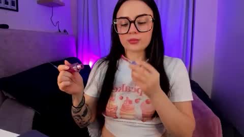 Snapshot of ninavolkov chatting on 09/19/25, 09:48 ninavolkov online show from 09/19/25, 09:48