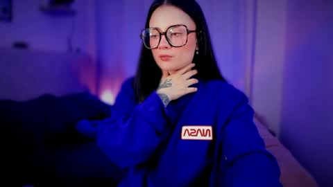 Snapshot of ninavolkov chatting on 10/02/25, 10:17 ninavolkov online show from 10/02/25, 10:17