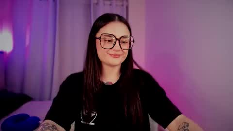 Snapshot of ninavolkov chatting on 10/17/25, 11:07 ninavolkov online show from 10/17/25, 11:07