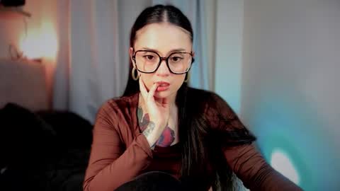 Snapshot of ninavolkov chatting on 10/30/25, 12:01 ninavolkov online show from 10/30/25, 12:01