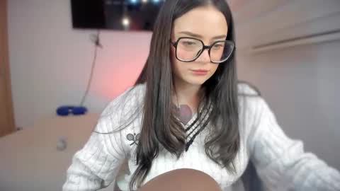 Snapshot of ninavolkov chatting on 03/03/26, 11:43 ninavolkov online show from 03/03/26, 11:43