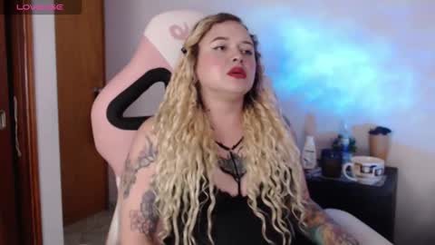 Nina online show from 09/29/25, 10:47