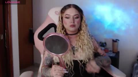 Nina online show from 10/07/25, 02:20