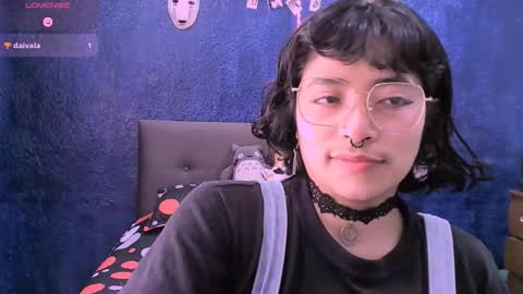 Snapshot of ninayellow chatting on 11/12/25, 02:06 Nina online show from 11/12/25, 02:06