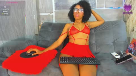 Snapshot of nini_beyker chatting on 09/27/25, 01:38 nini_beyker online show from 09/27/25, 01:38