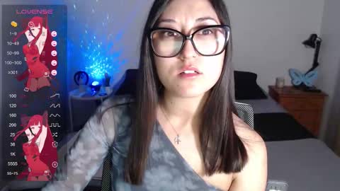 Snapshot of ninimoon chatting on 10/06/25, 05:05 Ninimoon online show from 10/06/25, 05:05