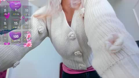 nina dee online show from 11/18/25, 04:28