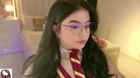 Nina online show from 04/28/26, 12:54