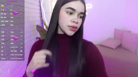 Snapshot of ninna_tay chatting on 11/30/25, 11:47 Ninnaaaa online show from 11/30/25, 11:47