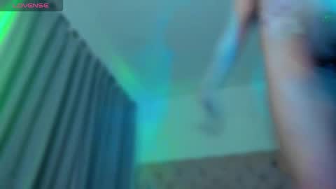 Snapshot of ninonbeart chatting on 03/15/26, 06:19 Ninon Beart online show from 03/15/26, 06:19