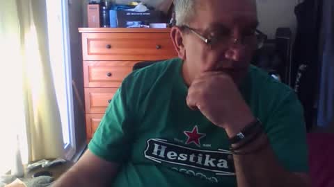 Dennis online show from 10/17/25, 02:52