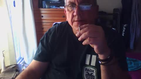 Dennis online show from 10/21/25, 02:40