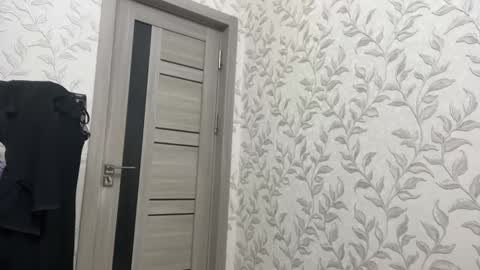 Snapshot of niravoid chatting on 10/27/25, 08:24 niravoid online show from 10/27/25, 08:24