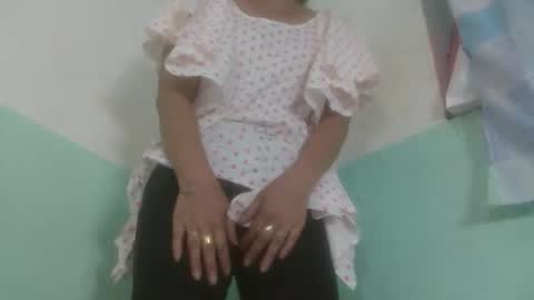 Snapshot of nirisouh chatting on 10/17/25, 06:38 nirisouh online show from 10/17/25, 06:38