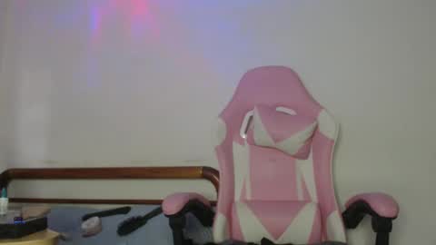 Nicolle  online show from 09/21/25, 10:33