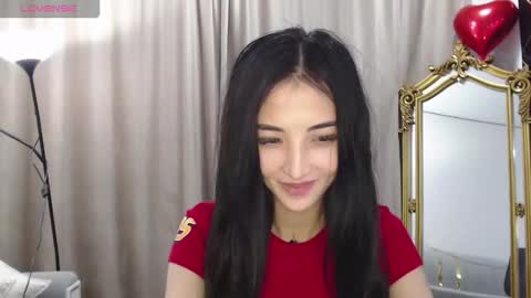 Snapshot of niufrommacau chatting on 10/30/25, 04:08 Niu online show from 10/30/25, 04:08