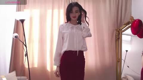 Snapshot of niufrommacau chatting on 10/31/25, 04:57 Niu online show from 10/31/25, 04:57