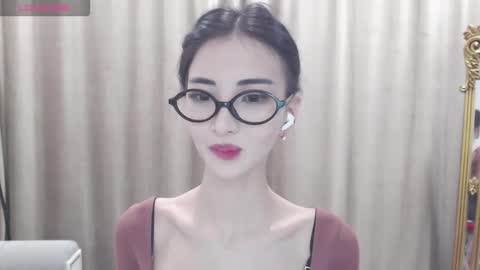 Snapshot of niufrommacau chatting on 11/12/25, 03:34 Niu online show from 11/12/25, 03:34