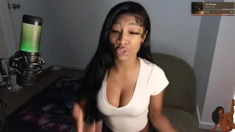 Snapshot of niviawolfe chatting on 05/27/26, 02:30 NIVIA WOLFE online show from 05/27/26, 02:30