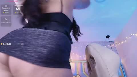  V I C T O R I A   online show from 04/30/26, 08:57