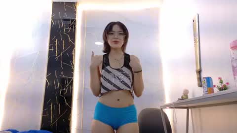Snapshot of nix_siren chatting on 07/16/26, 12:00 online show from 07/16/26, 12:00